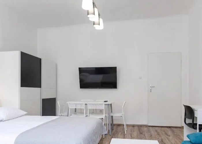 Apartment Stylish 2br With Fast Wifi In Prime Location