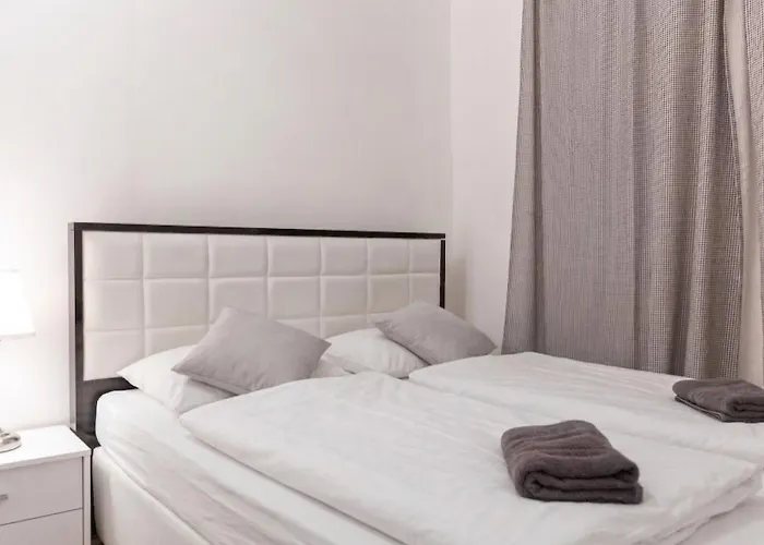 Stylish 2br With Fast Wifi In Prime Location *